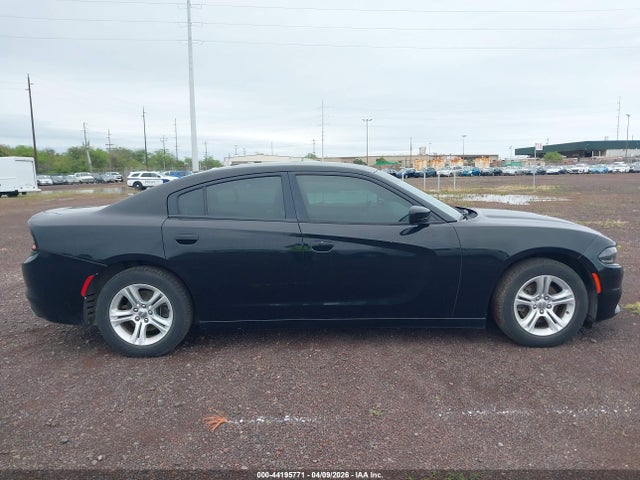 2C3CDXBG0JH303530 Dodge Charger Sxt Rwd