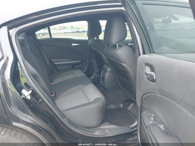 2C3CDXBG0JH303530 Dodge Charger Sxt Rwd