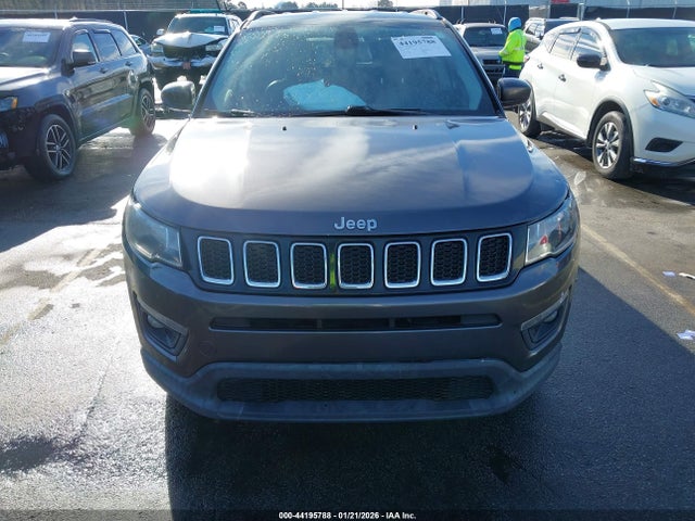 2018 Jeep Compass Latitude Fwd მანქანა იყიდება აუქციონზე, vin: 3C4NJCBB2JT266501, აუქციონის ნომერი: 44195788