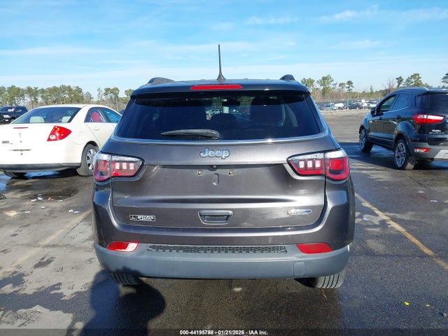 2018 Jeep Compass Latitude Fwd მანქანა იყიდება აუქციონზე, vin: 3C4NJCBB2JT266501, აუქციონის ნომერი: 44195788