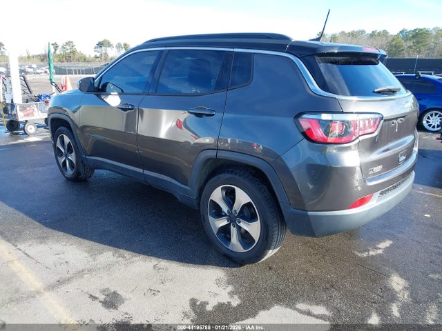 2018 Jeep Compass Latitude Fwd მანქანა იყიდება აუქციონზე, vin: 3C4NJCBB2JT266501, აუქციონის ნომერი: 44195788