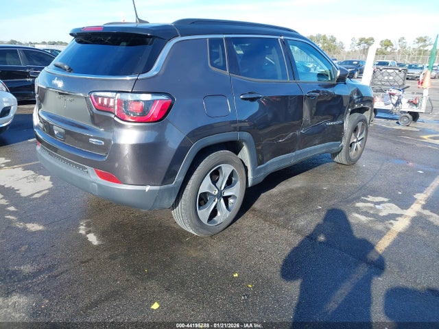2018 Jeep Compass Latitude Fwd მანქანა იყიდება აუქციონზე, vin: 3C4NJCBB2JT266501, აუქციონის ნომერი: 44195788