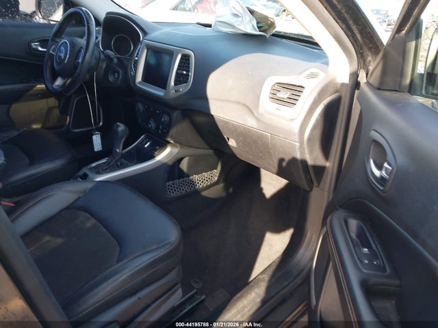 2018 Jeep Compass Latitude Fwd მანქანა იყიდება აუქციონზე, vin: 3C4NJCBB2JT266501, აუქციონის ნომერი: 44195788