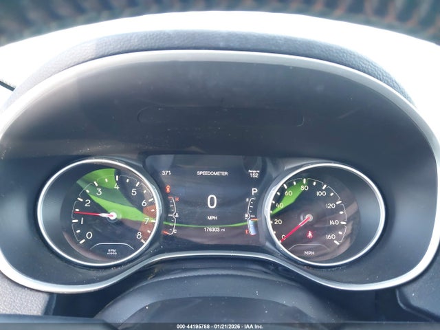 2018 Jeep Compass Latitude Fwd მანქანა იყიდება აუქციონზე, vin: 3C4NJCBB2JT266501, აუქციონის ნომერი: 44195788