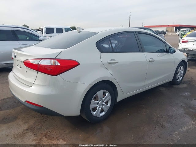 KNAFK4A68F5399926 KIA FORTE LX