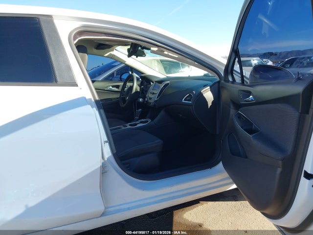 1G1BC5SM1H7135934 Chevrolet Cruze Ls Auto