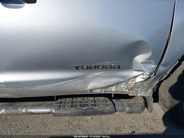 5TFEM5F15FX082699 Toyota Tundra Sr5 4.6l V8