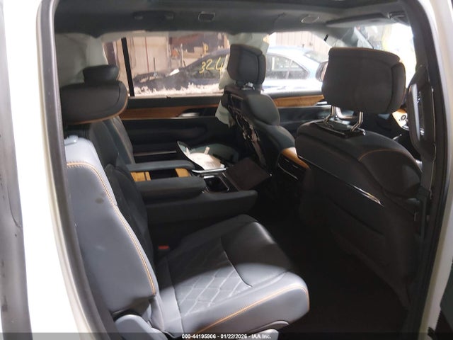 1C4SJVGJ3NS113874 Jeep Grand Wagoneer Series Iii 4x4