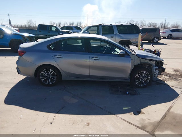 KIA Forte Lxs 2023 3KPF24AD3PE528274 Image 13
