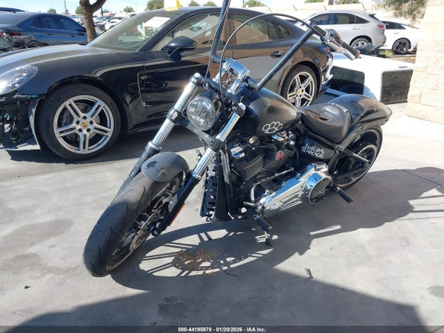 2018 HARLEY-DAVIDSON FXBR 1HD1YEJ17JC019502 Photo 1