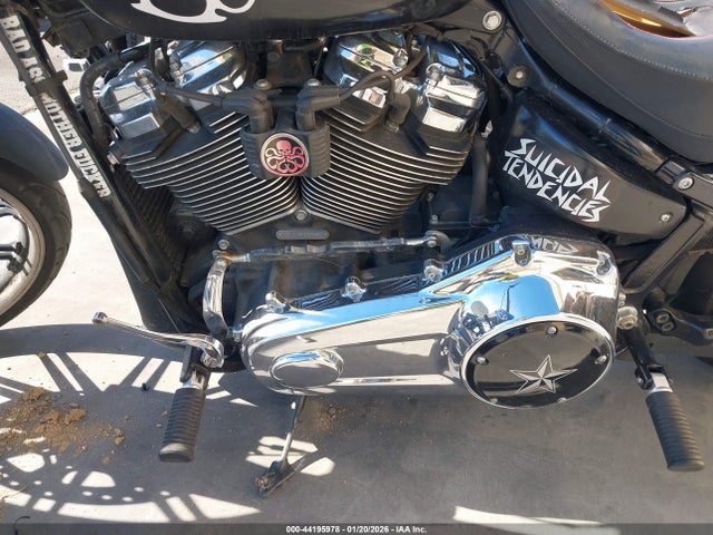 2018 HARLEY-DAVIDSON FXBR 1HD1YEJ17JC019502 Photo 8