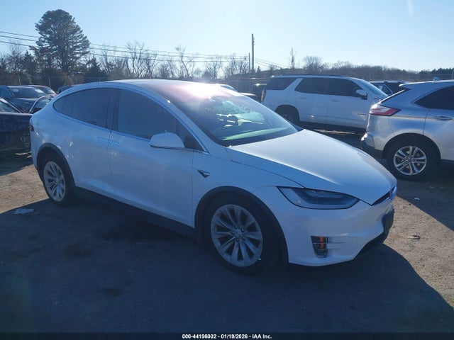 2018 TESLA MODEL X 5YJXCAE23JF135644 Photo 0