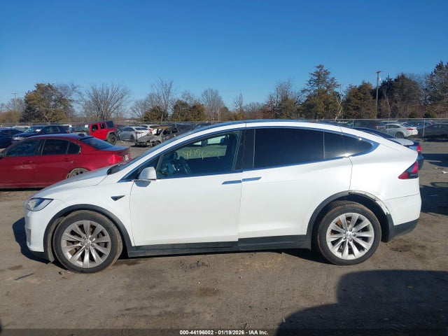Tesla Model X 100d/75d/p100d 2018 5YJXCAE23JF135644 Image 14