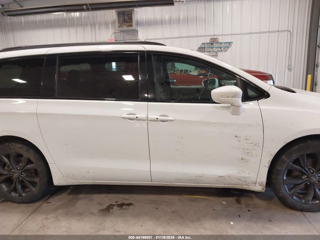 Chrysler Pacifica Touring L Plus 2018 2C4RC1EG9JR204295 Image 13