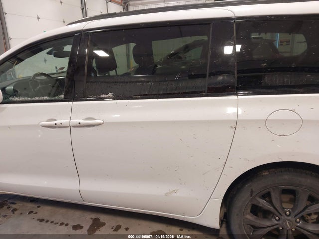 Chrysler Pacifica Touring L Plus 2018 2C4RC1EG9JR204295 Image 14