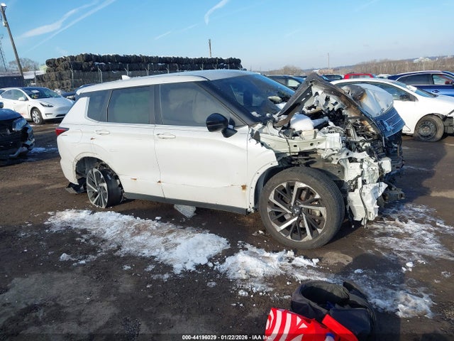 2022 MITSUBISHI OUTLANDER JA4J4TA82NZ049745