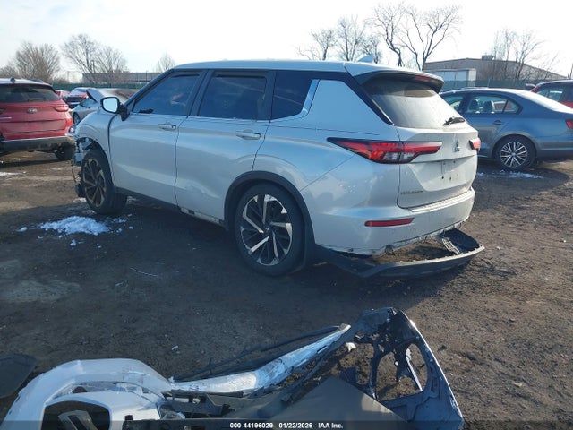 2022 MITSUBISHI OUTLANDER JA4J4TA82NZ049745 Photo 2