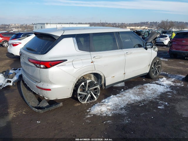 2022 MITSUBISHI OUTLANDER JA4J4TA82NZ049745 Photo 3