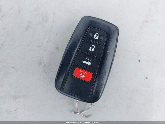 4T1B11HK9JU136778 Toyota CAMRY SE