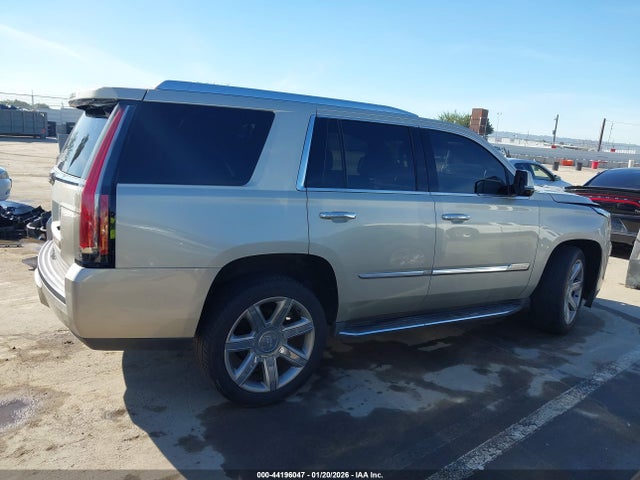 1GYS3BKJ3GR185548 Cadillac Escalade Luxury Collection