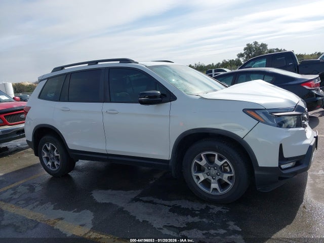 5FNYF8H66NB001722 Honda Passport Awd Trailsport