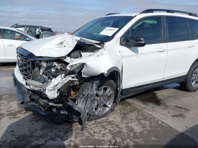 5FNYF8H66NB001722 Honda Passport Awd Trailsport