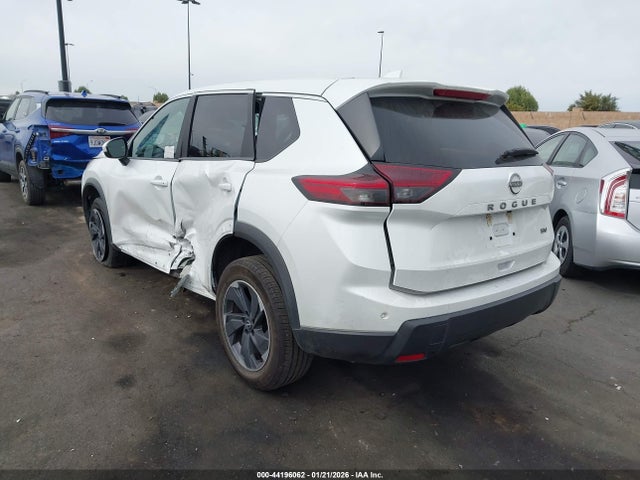5N1BT3BA0RC683316 Nissan Rogue Sv Fwd