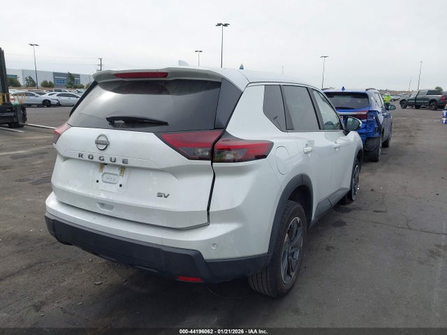 5N1BT3BA0RC683316 Nissan Rogue Sv Fwd