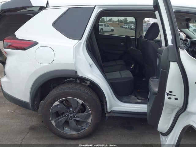 5N1BT3BA0RC683316 Nissan Rogue Sv Fwd