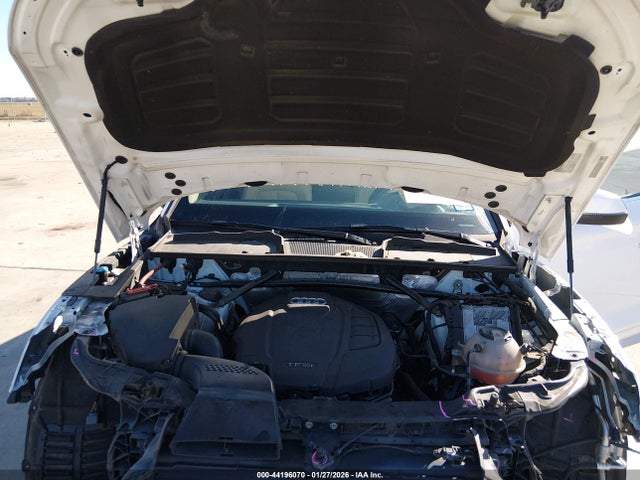 44196070 :رقم المزاد ، WA1CNAFY2J2161421 vin ، 2018 Audi Q5 2.0t Premium/2.0t Tech Premium مزاد بيع