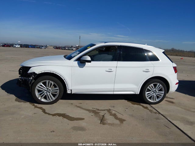 44196070 :رقم المزاد ، WA1CNAFY2J2161421 vin ، 2018 Audi Q5 2.0t Premium/2.0t Tech Premium مزاد بيع