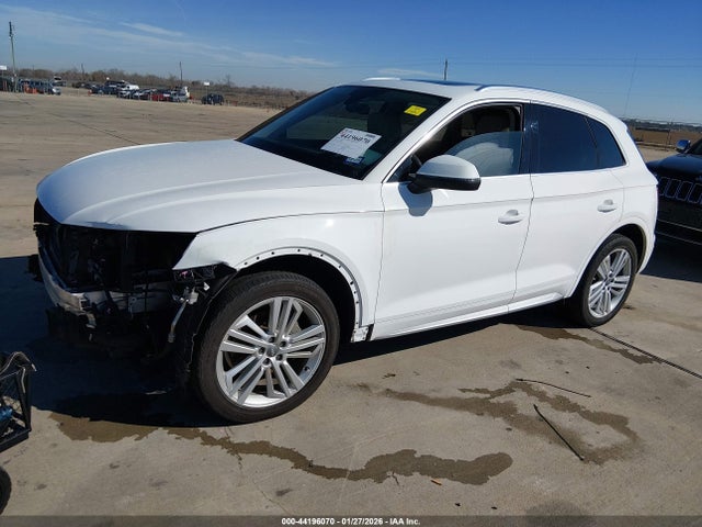 44196070 :رقم المزاد ، WA1CNAFY2J2161421 vin ، 2018 Audi Q5 2.0t Premium/2.0t Tech Premium مزاد بيع