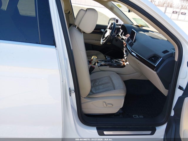 44196070 :رقم المزاد ، WA1CNAFY2J2161421 vin ، 2018 Audi Q5 2.0t Premium/2.0t Tech Premium مزاد بيع