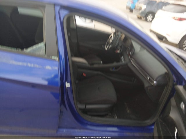 KMHLL4DG9RU687564 Hyundai ELANTRA SE