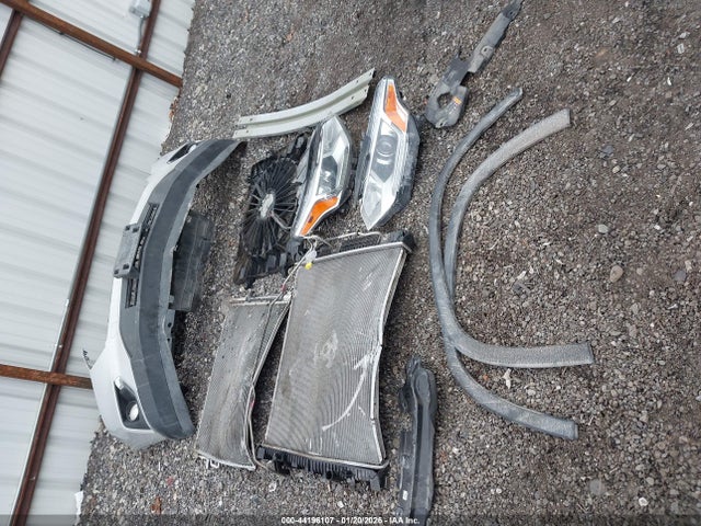 1GNEVGKW7JJ248248 Chevrolet Traverse Lt Cloth