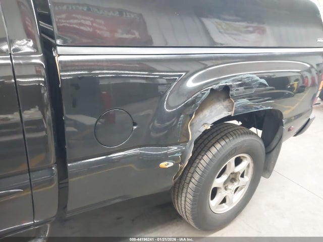 44196241 :رقم المزاد ، 2GTFK69UX41182653 vin ، 2004 Gmc Sierra 1500 Denali مزاد بيع