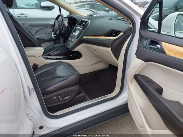 5LMCJ2C92GUJ23729 Lincoln MKC SELECT