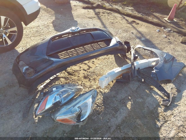 JTDKDTB34F1576960 Toyota Prius C Three