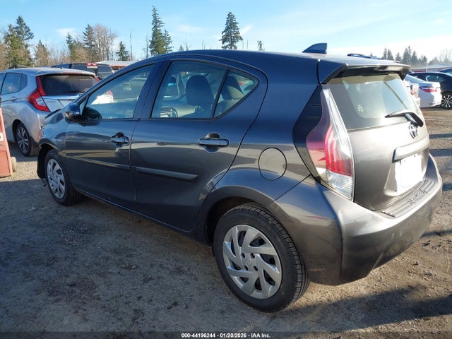 JTDKDTB34F1576960 Toyota Prius C Three
