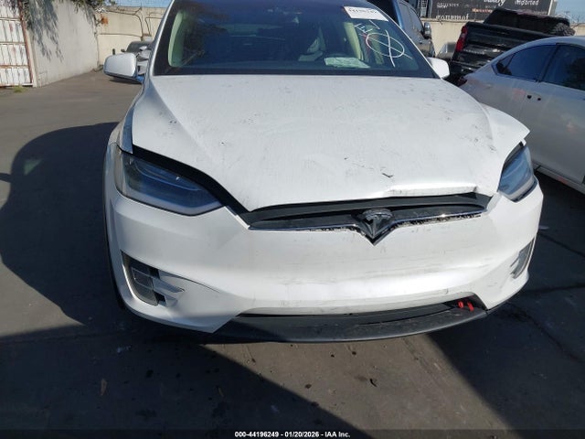 Tesla Model X 60d/70d/75d/90d/p100d 2016 5YJXCBE2XGF008503 Image 12