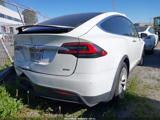 2016 TESLA MODEL X 5YJXCBE2XGF008503 Photo 3