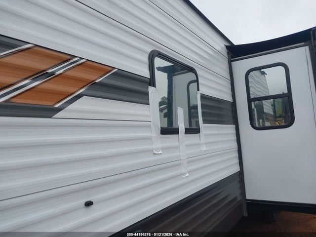 4X4TWDB23MA270092 Fore 260rt