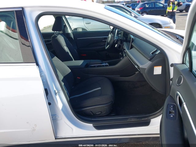 KMHL34JJ8SA114873 Hyundai Sonata Hybrid Sel