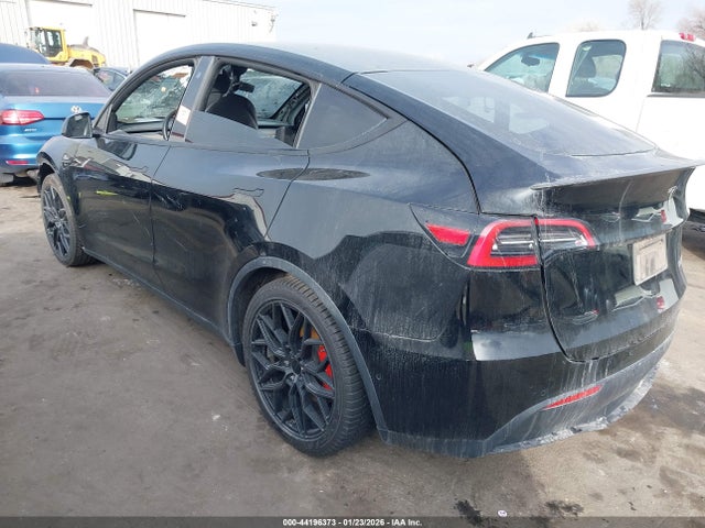2022 TESLA MODEL Y 7SAYGDEFXNF337550 Photo 2