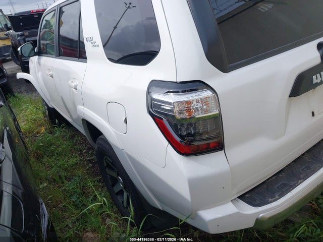 2019 TOYOTA 4RUNNER JTEBU5JR6K5730150 Photo 2