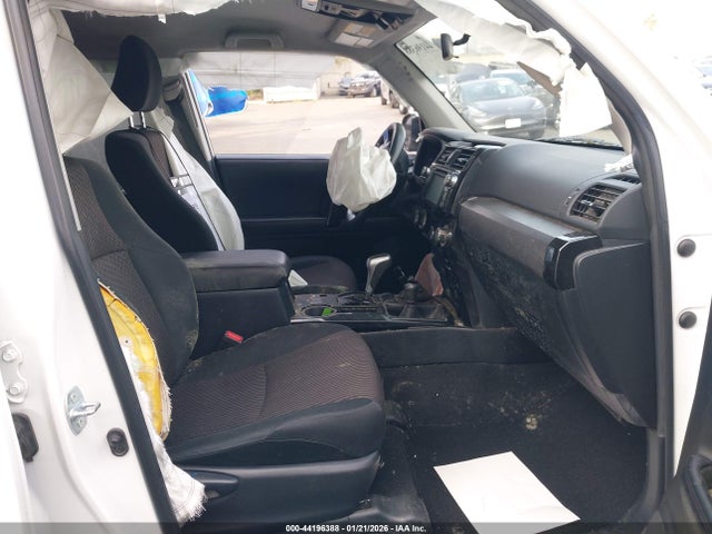 2019 TOYOTA 4RUNNER JTEBU5JR6K5730150 Photo 4