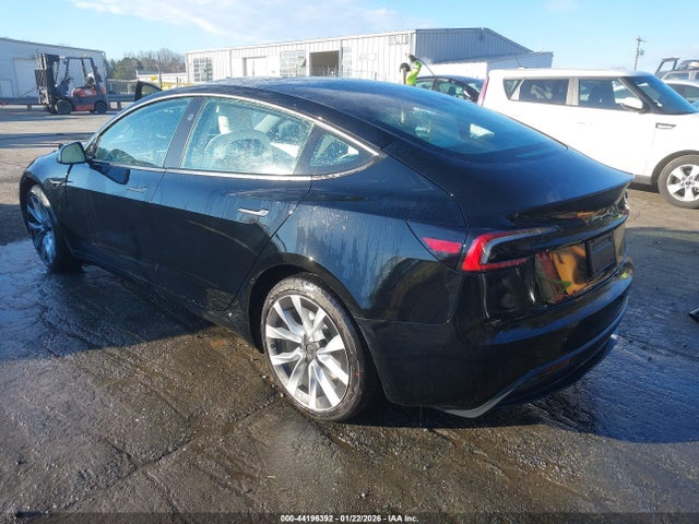 2025 TESLA MODEL 3 5YJ3E1EA6SF976049 Photo 2