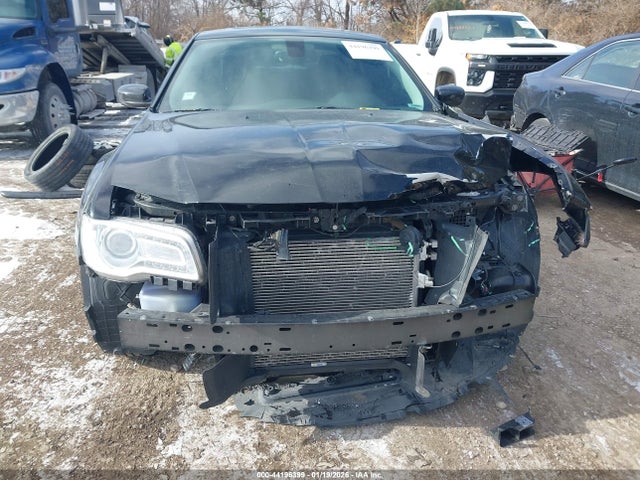 2015 Chrysler 300 Limited მანქანა იყიდება აუქციონზე, vin: 2C3CCAAG6FH868163, აუქციონის ნომერი: 44196399