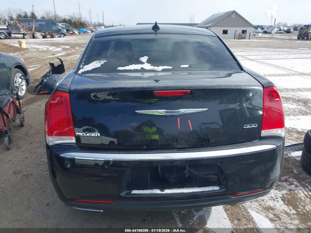 2015 Chrysler 300 Limited მანქანა იყიდება აუქციონზე, vin: 2C3CCAAG6FH868163, აუქციონის ნომერი: 44196399