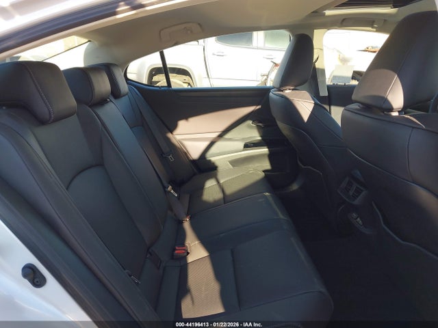 58ADA1C19SU074929 Lexus ES 300H